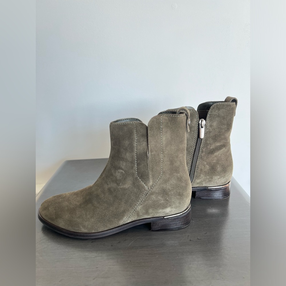 Vince Camuto OKALINRA Bootie in Kale Suede size 6.5